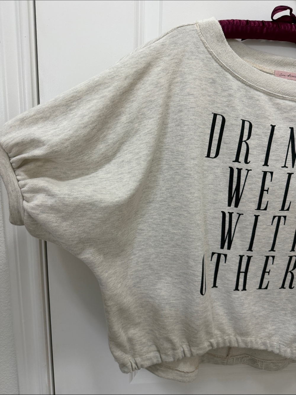 Ces Femme Cream Graphic Pullover "DRINKS WELL WITH OTHERS" - Picture 3 of 6